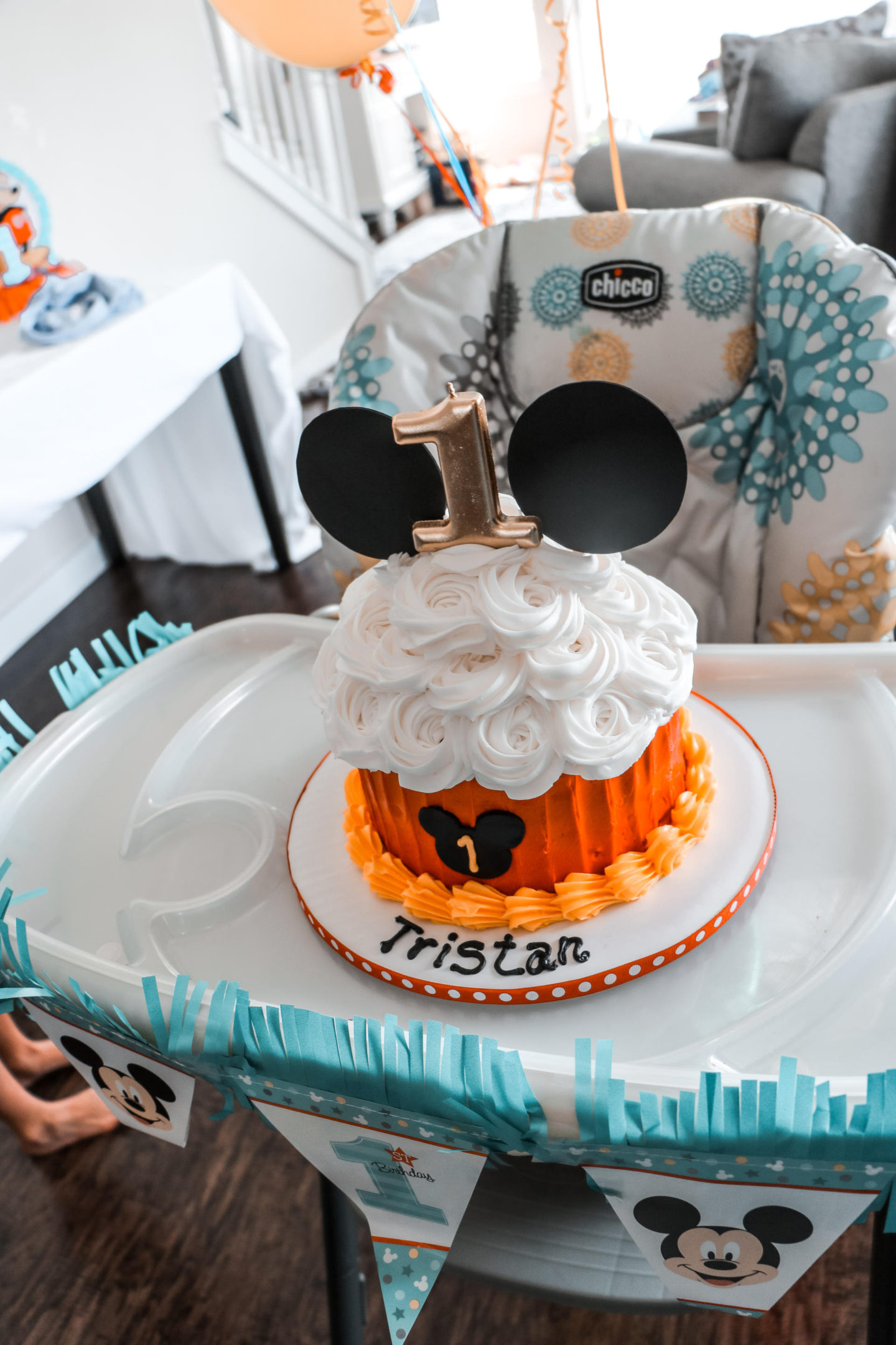 mickey-mouse-first-birthday-party